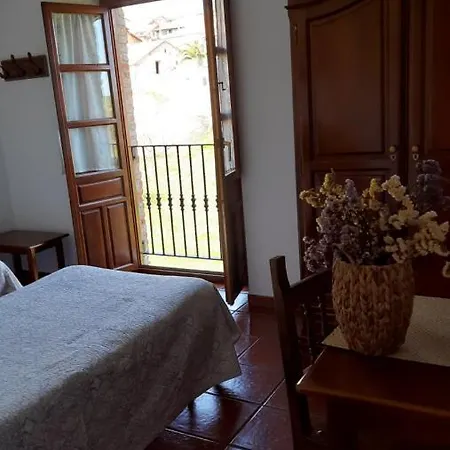 بيت ضيافة La Torre Serdio