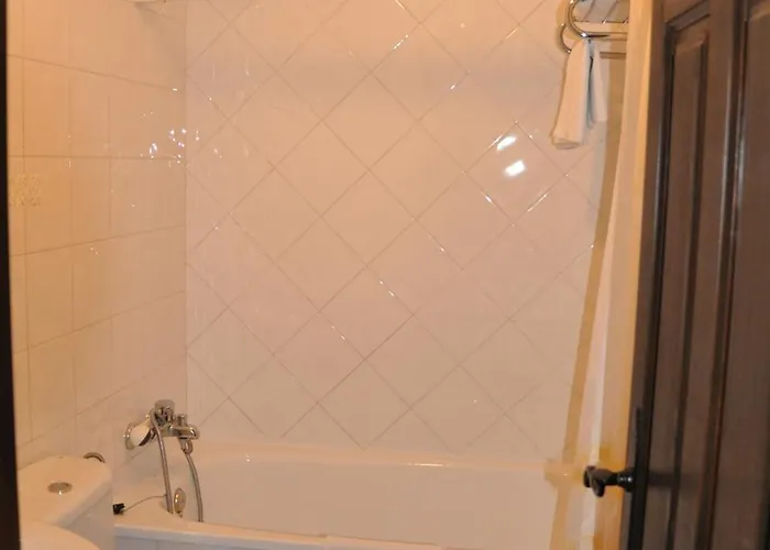 拉托雷酒店 招待所 Serdio